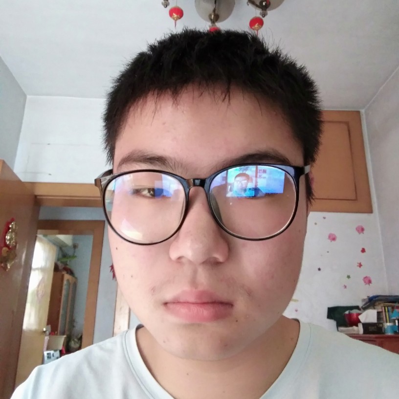 青年幼师李梓轩的照片