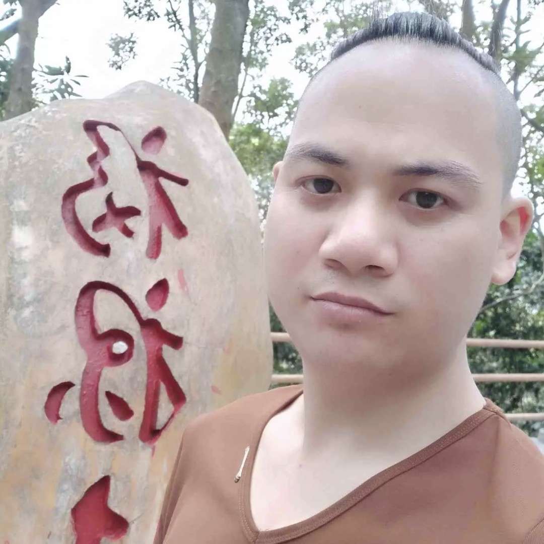 苗条向傻傻的照片