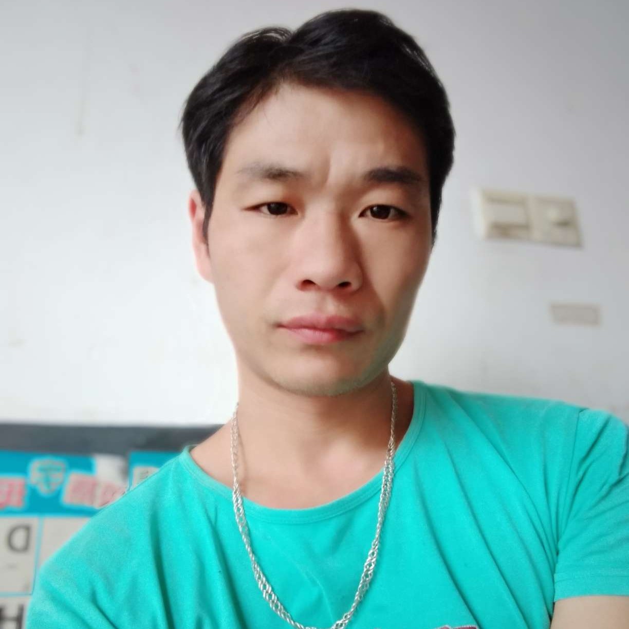 冰棍回首微笑的照片