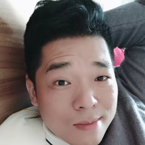 磬音笑复杂的照片