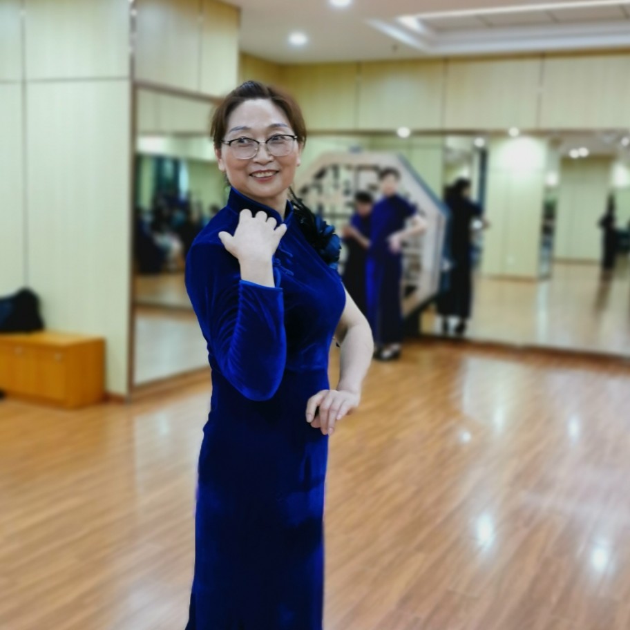 绿草含蓄的照片