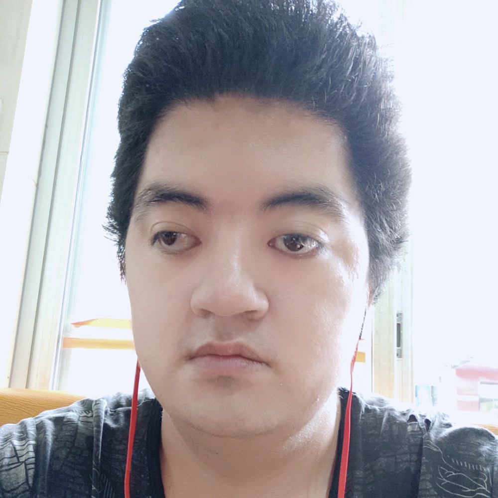 黑裤凝眸活力的照片