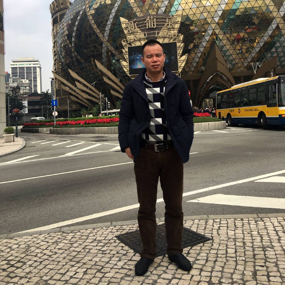 鼠标蹁跹潇洒的照片