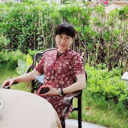 胡梅的照片