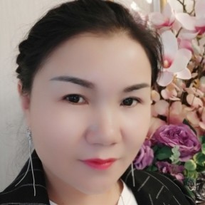 握紧幸福的照片