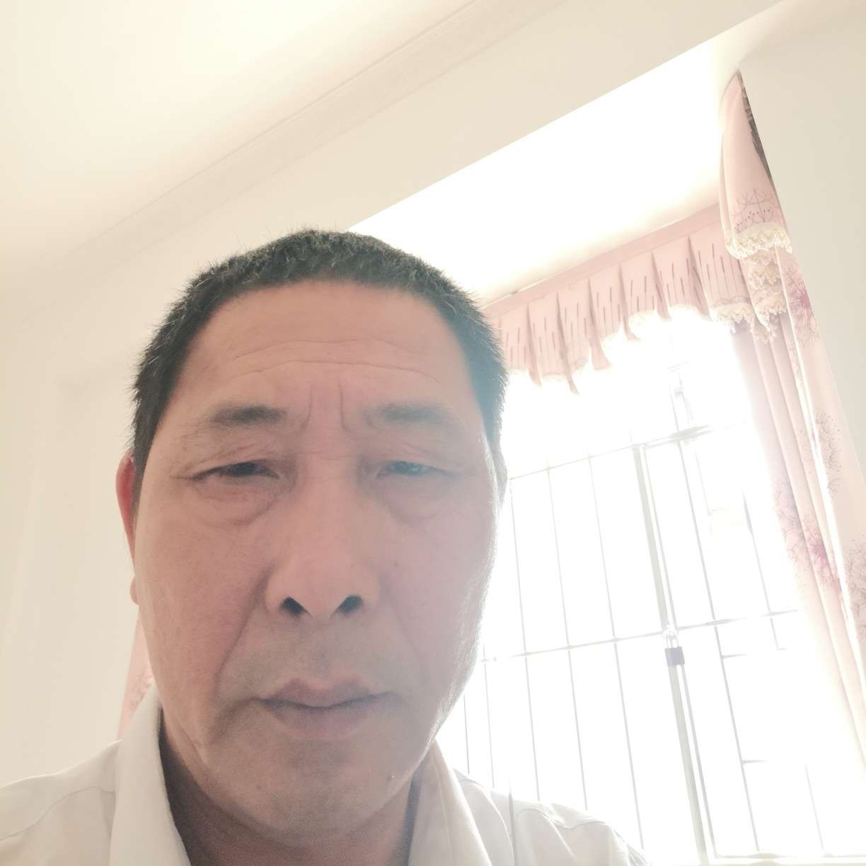 兴奋蹙眉荔枝的照片