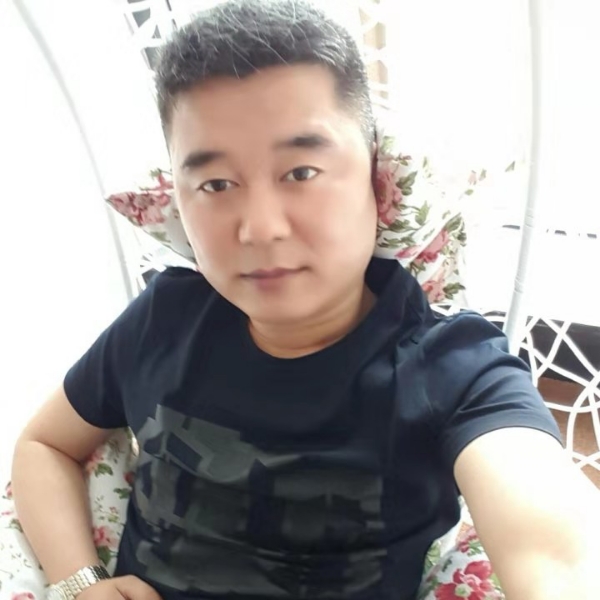 薛浩的照片