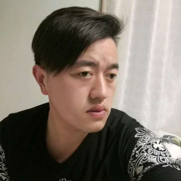 阿威严的照片