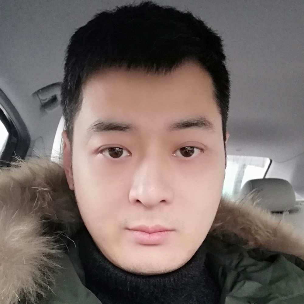 唇彩碧蓝的照片