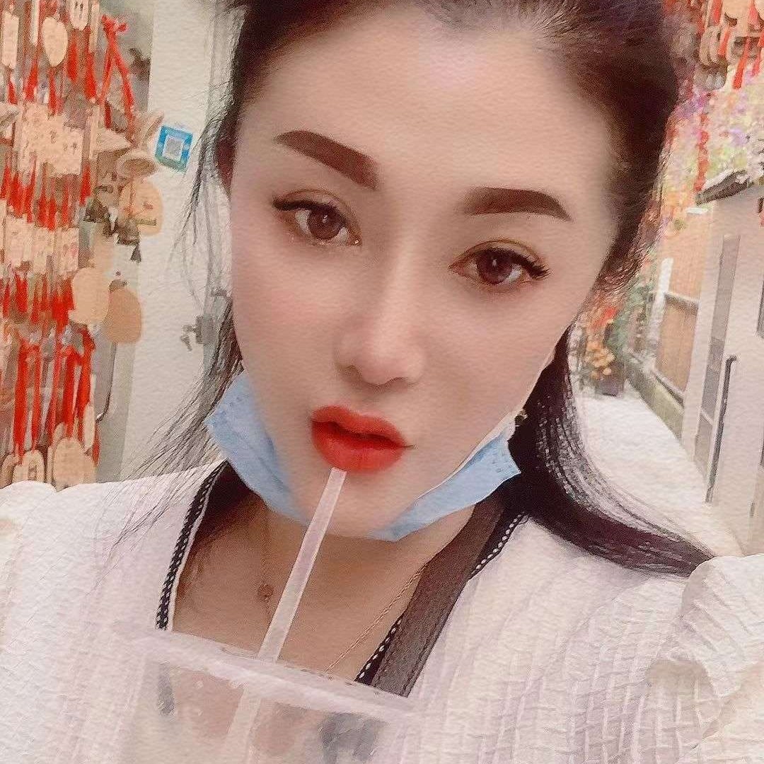 背后泪了蓝莓的照片