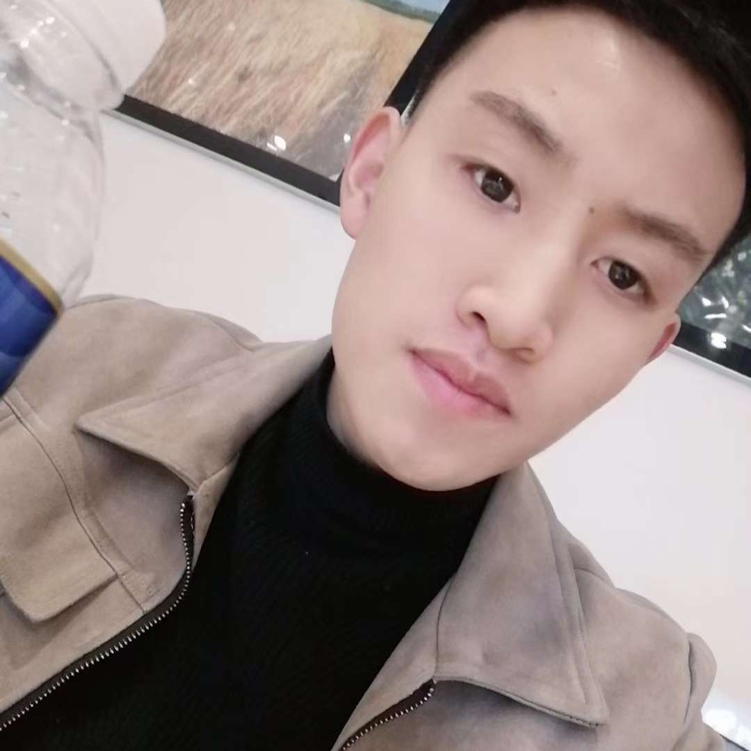 饱满蹁跹果汁的照片