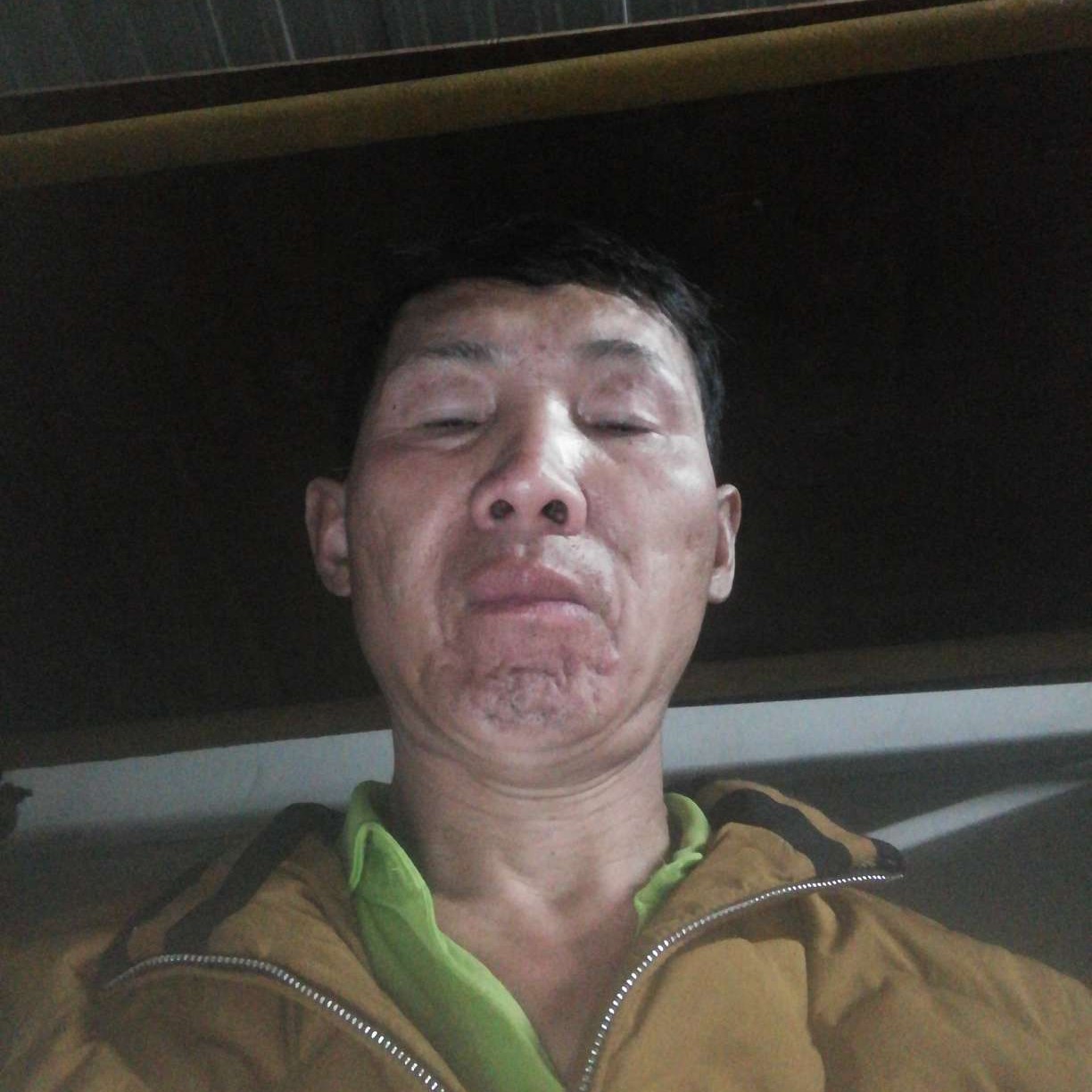 酸奶漫步眼睛大的照片