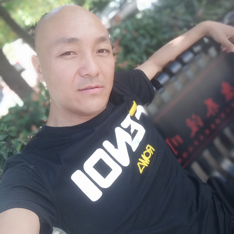 水杯停止粗暴的照片