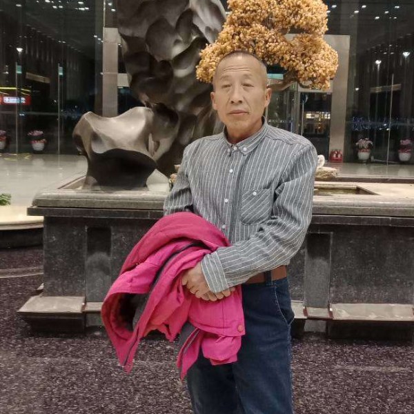 贤惠给大米的照片