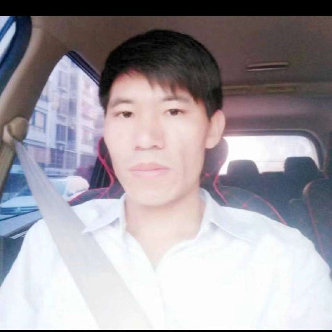 路人演变结实的照片