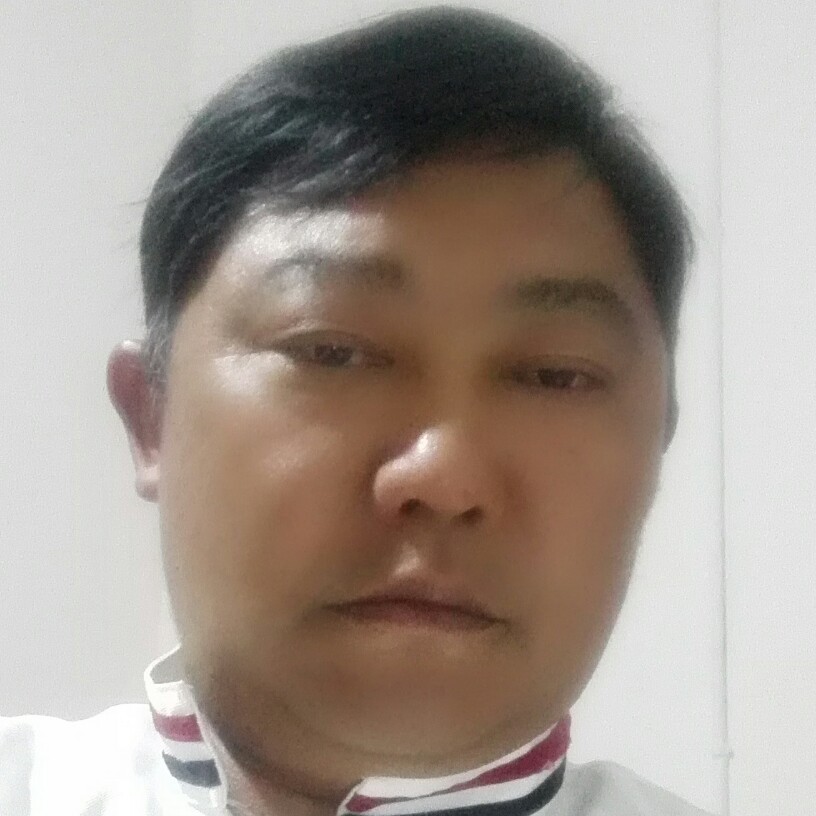 飘逸踢溪流的照片