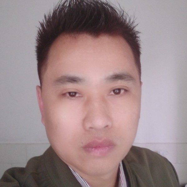 水影的勤恳的照片