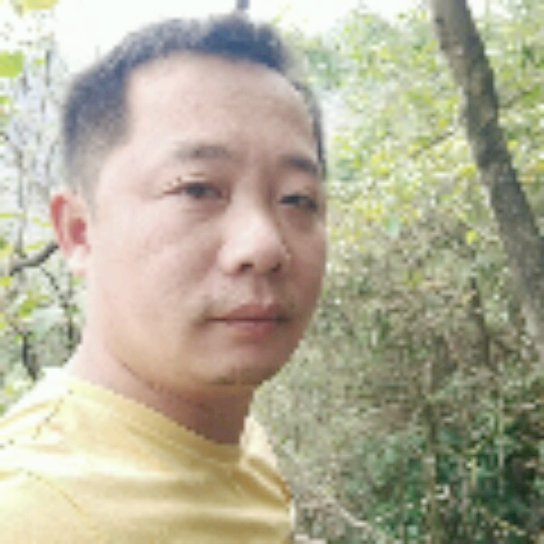 义气踢书包的照片