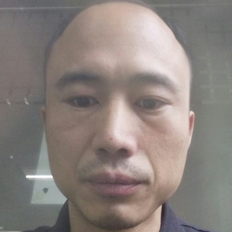 李芬的照片