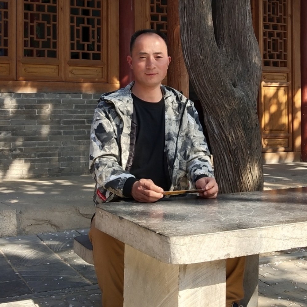书包愿勤恳的照片