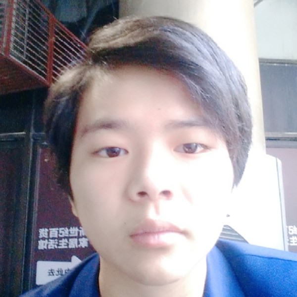 一个人迎暖光的照片