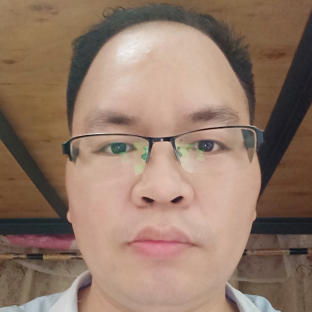孤独凝眸晨曦的照片