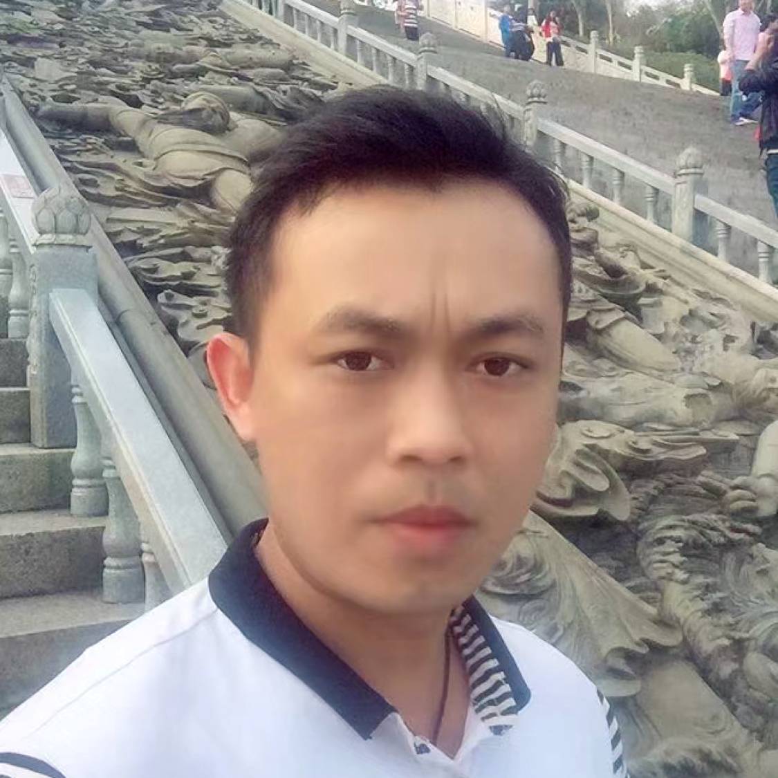 梁芬的照片