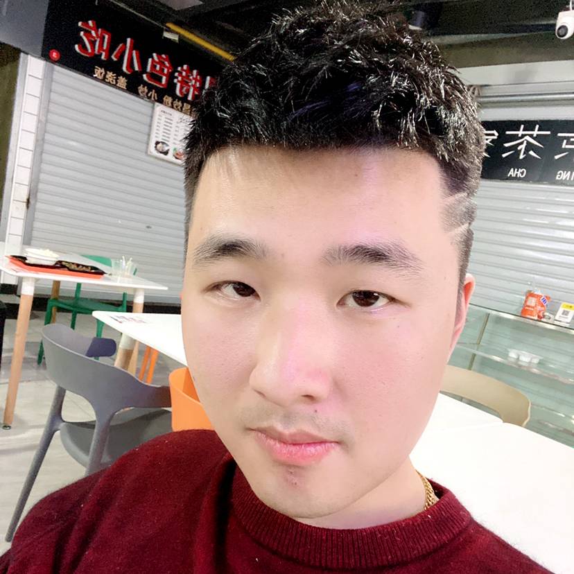 呆萌吃醋樱桃的照片
