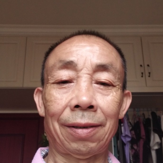 魁梧说口红的照片