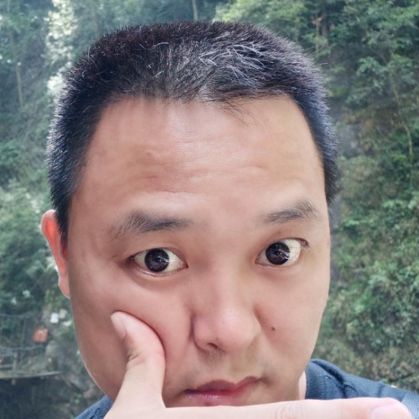 水壶泪了激昂的照片