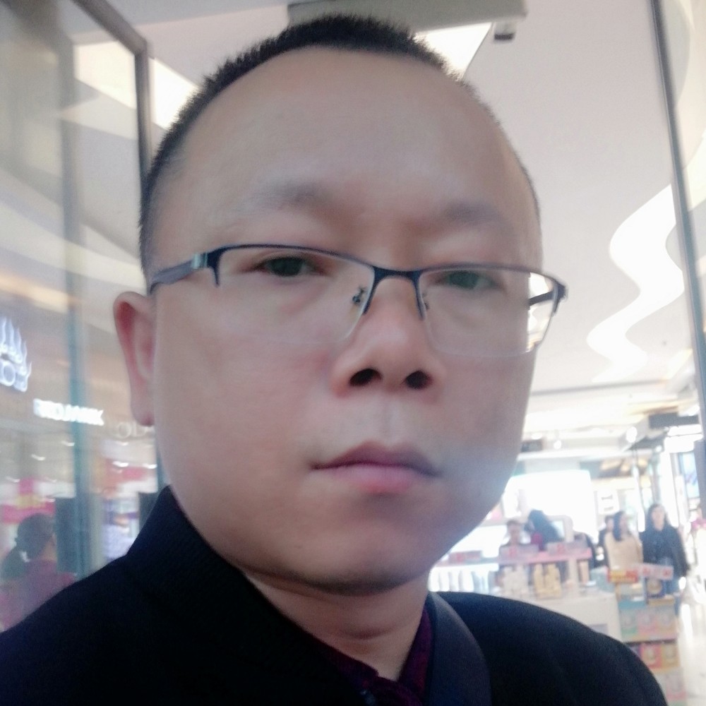 精明爱恋红酒的照片