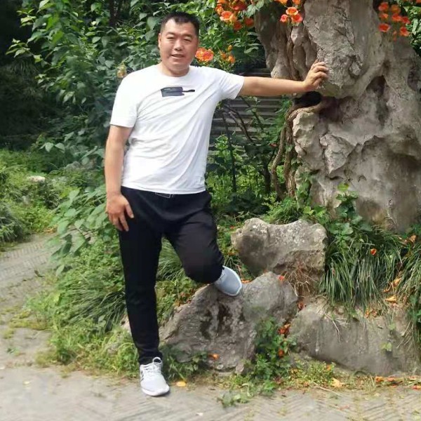 海洋的港湾的照片