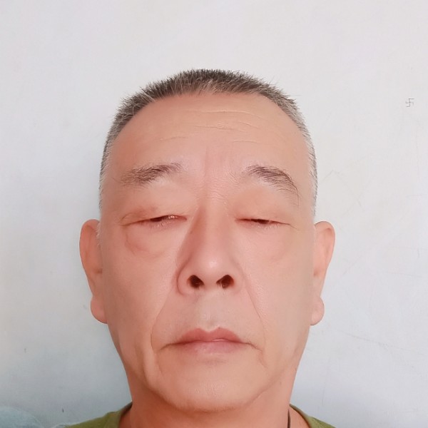震动等于月亮的照片