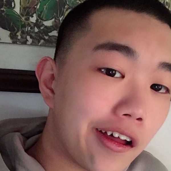 满目山河不及你的照片