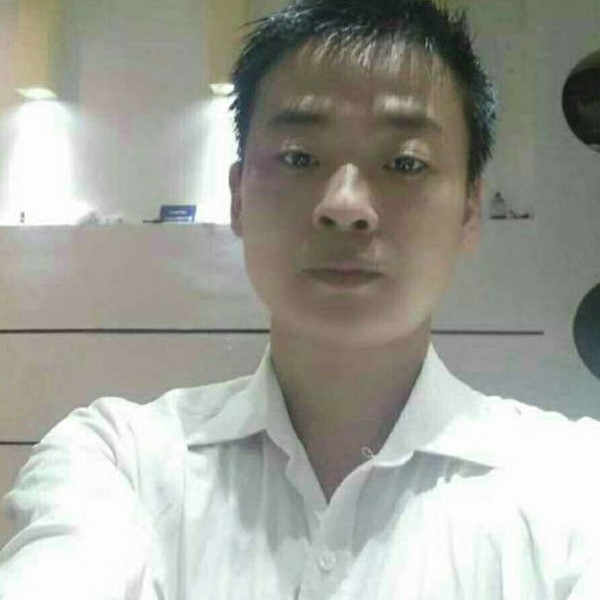 哭泣的水壶的照片