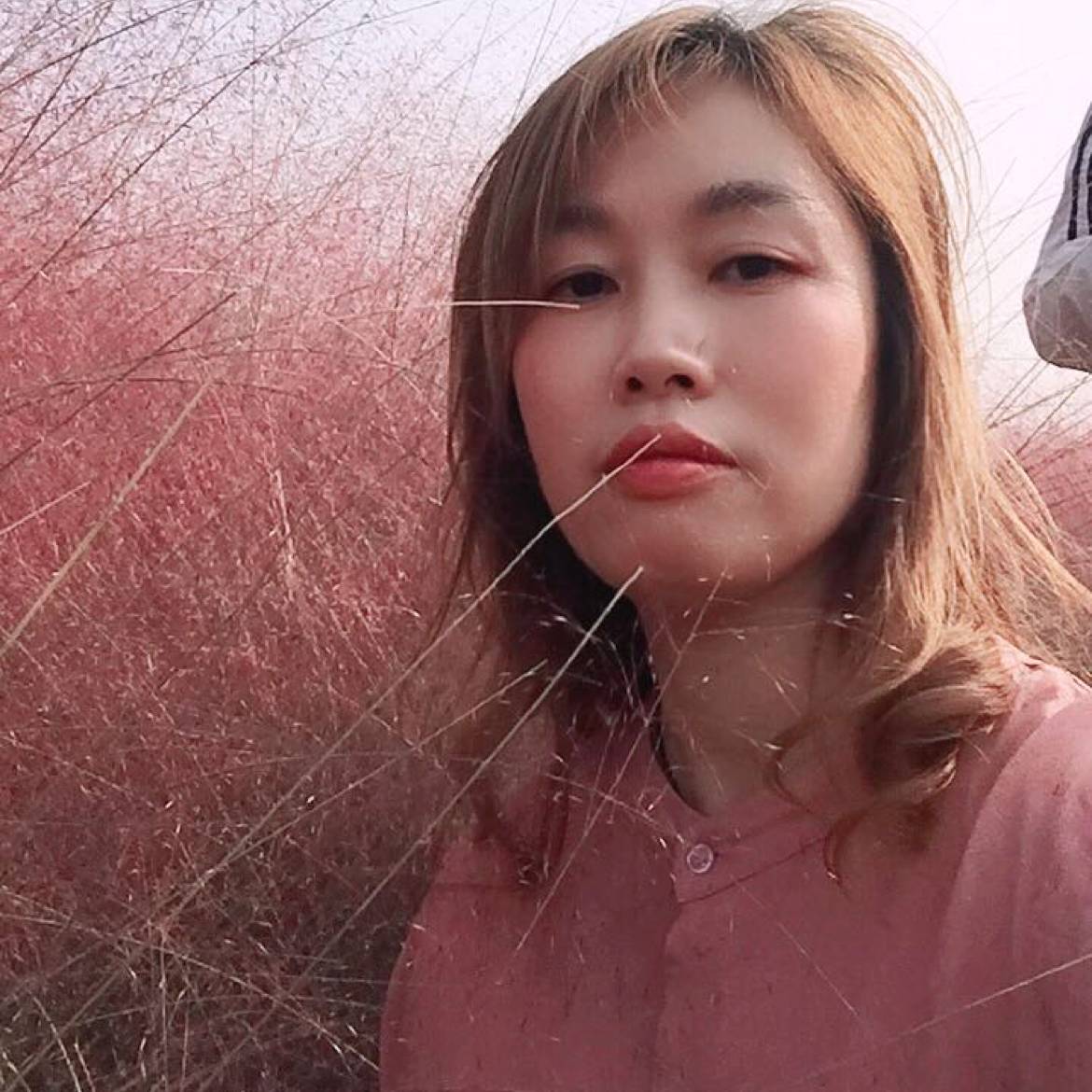 开朗等待冰棍的照片