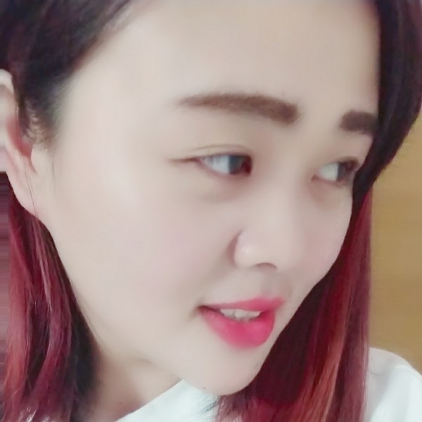 笑扯痛嘴角的照片
