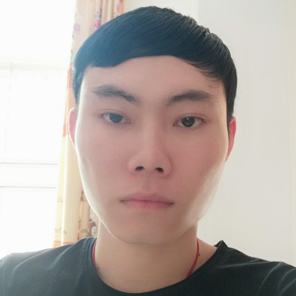 小猫咪回眸自信的照片