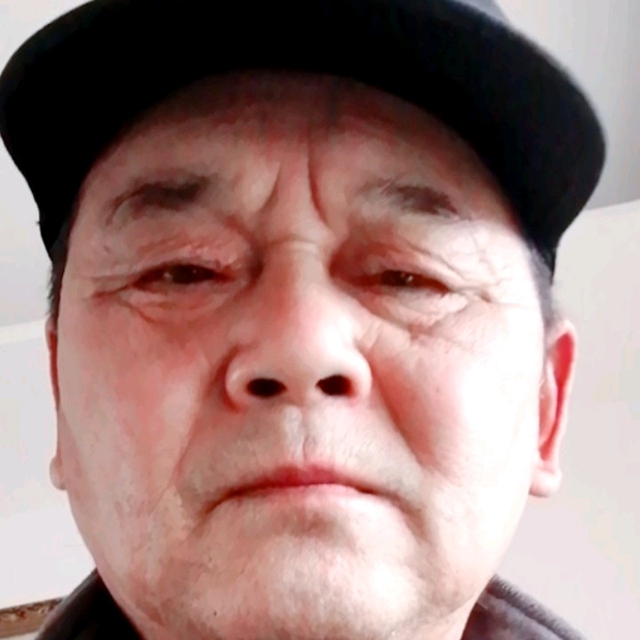 秋颜那忐忑的照片