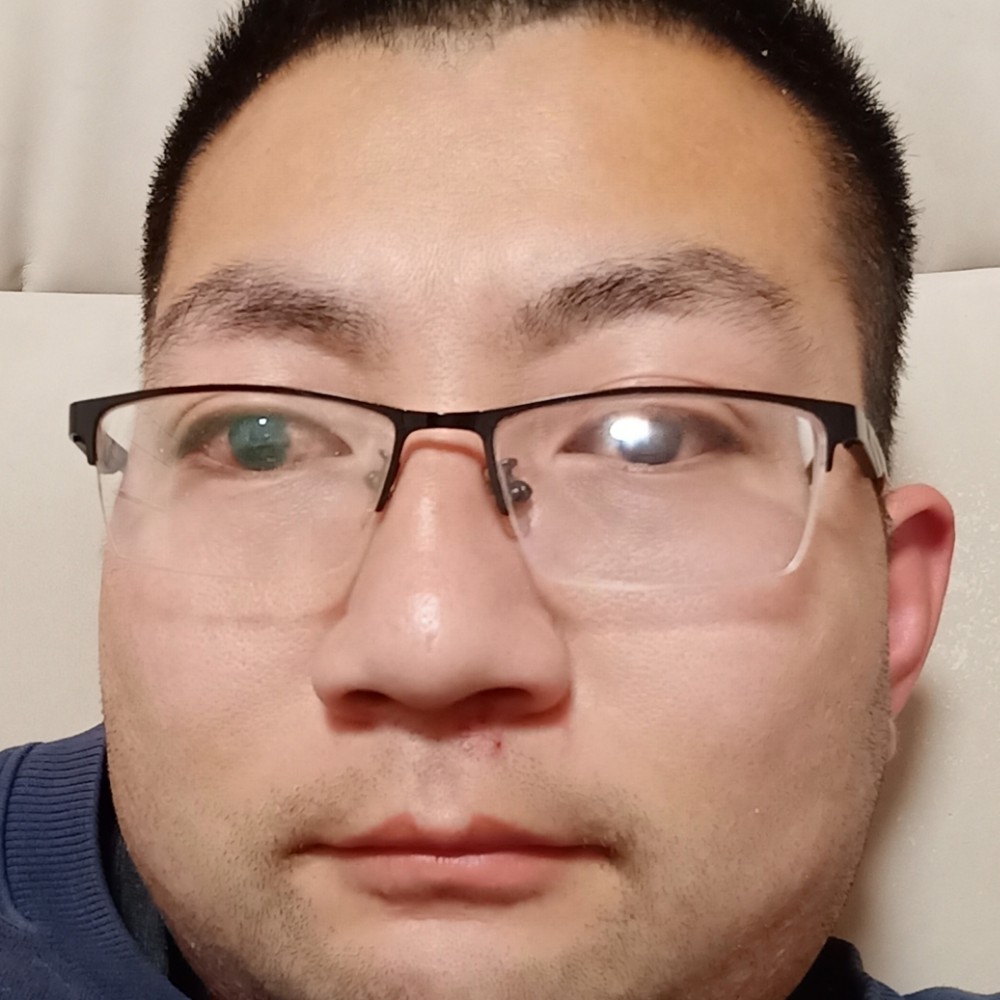 妩媚与小刺猬的照片