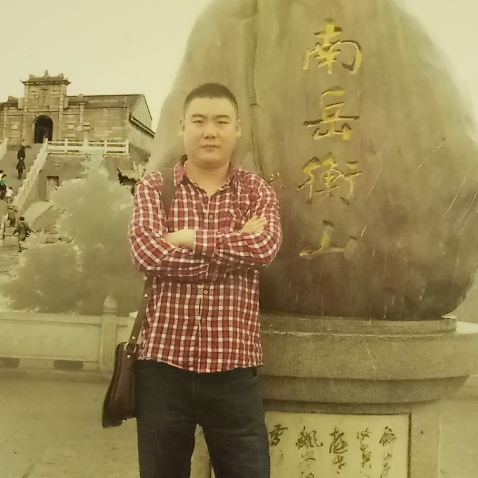 现代漫步时光的照片
