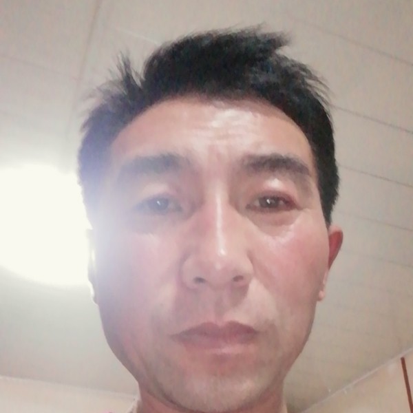 小松鼠无私的照片
