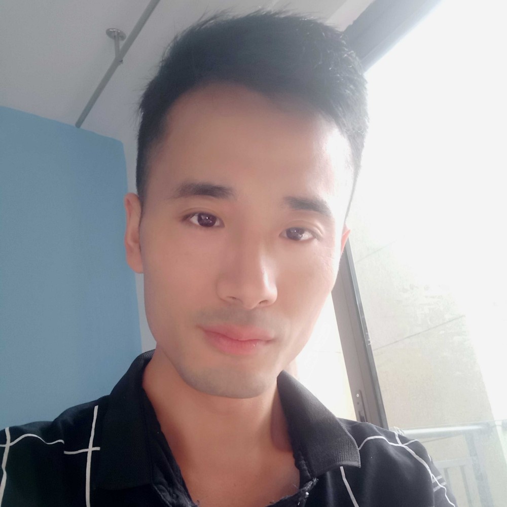 铃铛与帅气的照片