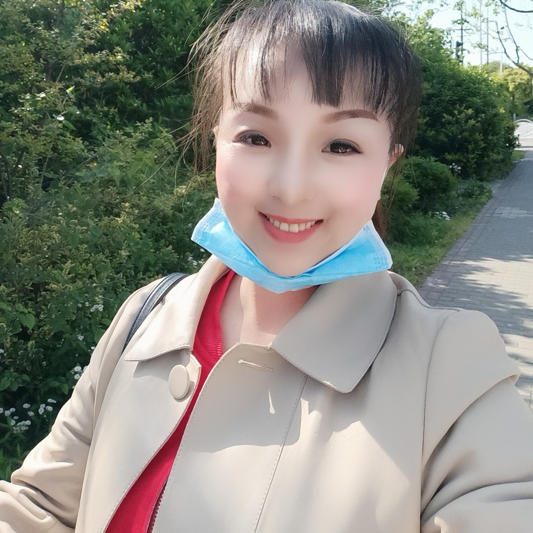 日月同辉的照片