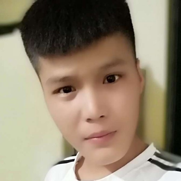 动人打泪雨的照片
