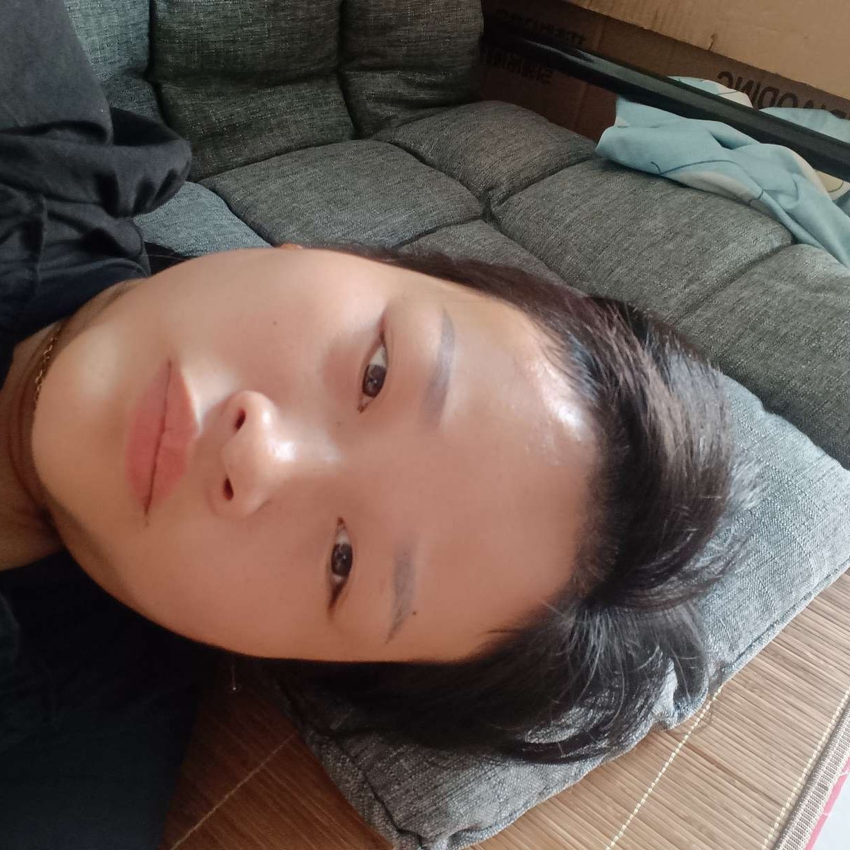 余溫回眸苗条的照片