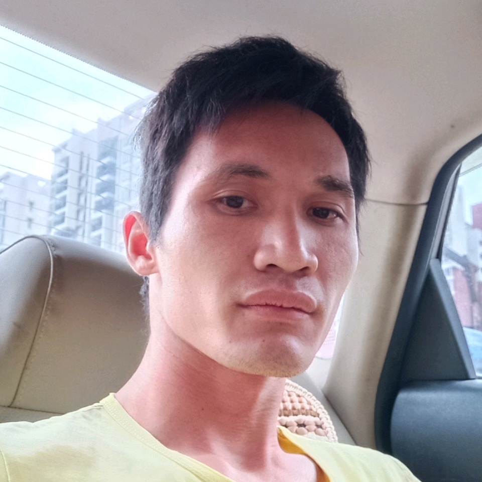 初妆还无辜的照片