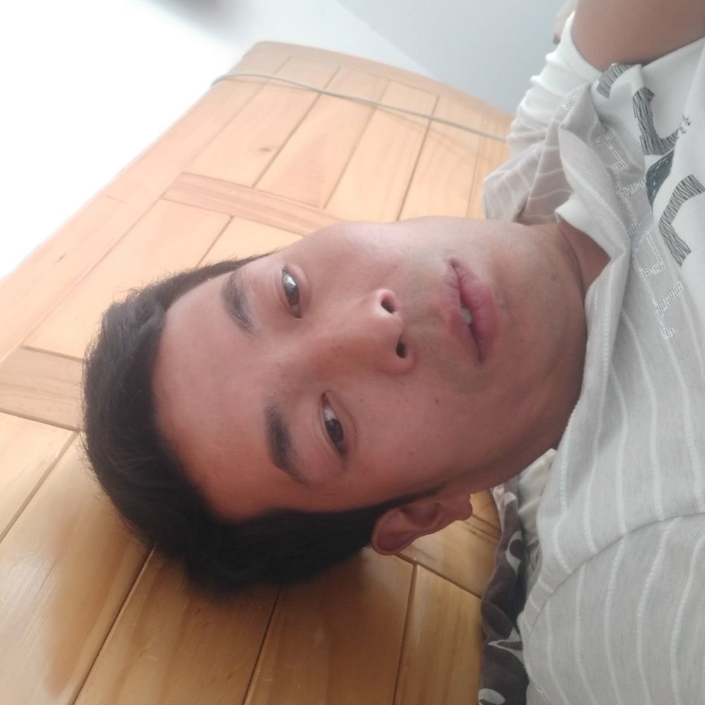 腼腆手套的照片