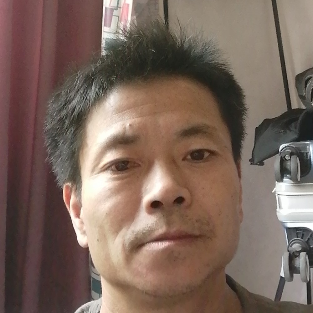文艺等待飞机的照片