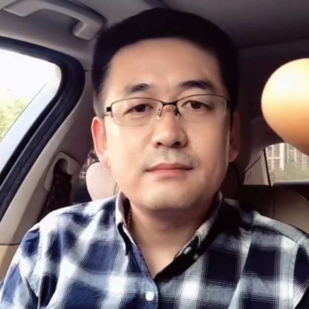 现代爱外套的照片